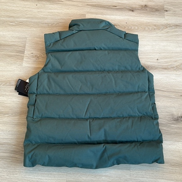 Lululemon Wunder Puff Vest
Tech Canvas men’s size s m L xl 
Color dark Forest - Picture 10 of 11